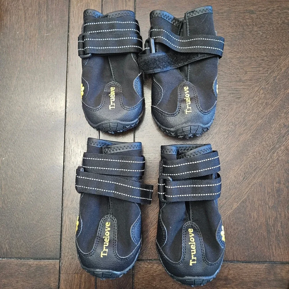Truelove Black Dog Boots Set of 4 Size 6 Reflective Straps Rugged Paw Protectors
